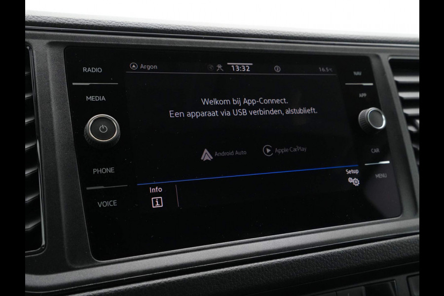 Volkswagen Crafter 2.0 TDI 130kW 177PK L3H3 Exclusive Hero Edition AUT rijdende demo, kilometerstand loopt op