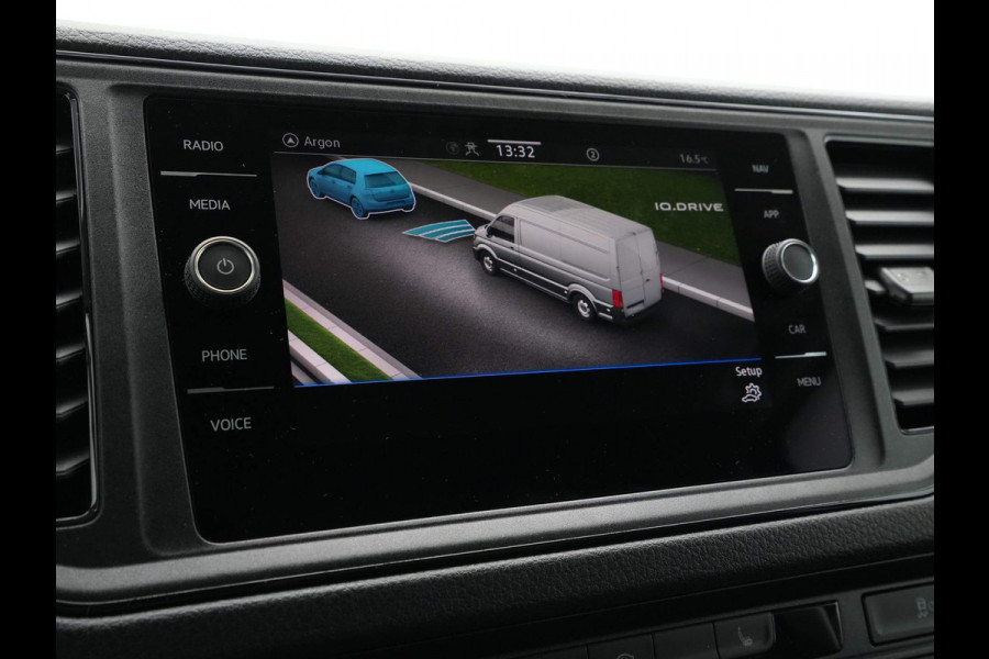 Volkswagen Crafter 2.0 TDI 130kW 177PK L3H3 Exclusive Hero Edition AUT rijdende demo, kilometerstand loopt op