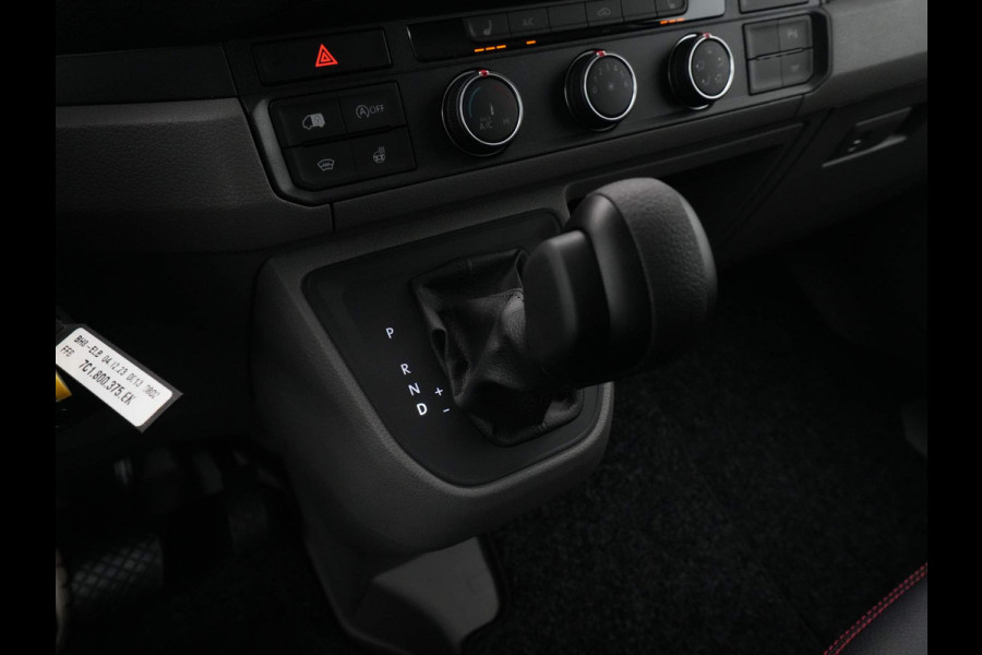 Volkswagen Crafter 2.0 TDI 130kW 177PK L3H3 Exclusive Hero Edition AUT rijdende demo, kilometerstand loopt op