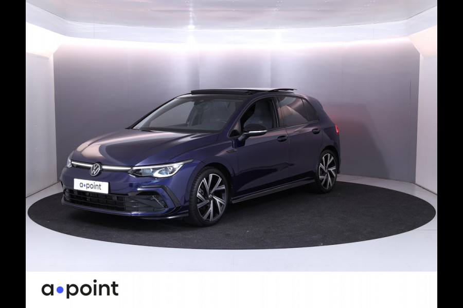 Volkswagen Golf 1.5 eTSI R-Line 150 pk Automaat (DSG) | Navigatie | Panoramadak | Parkeersensoren | Achteruitrijcamera | Matrix LED koplampen | Black Style pakket | R-Line |