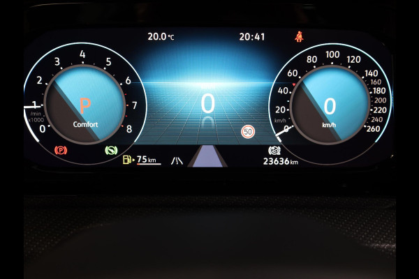 Volkswagen Golf 1.5 eTSI R-Line 150 pk Automaat (DSG) | Navigatie | Panoramadak | Parkeersensoren | Achteruitrijcamera | Matrix LED koplampen | Black Style pakket | R-Line |