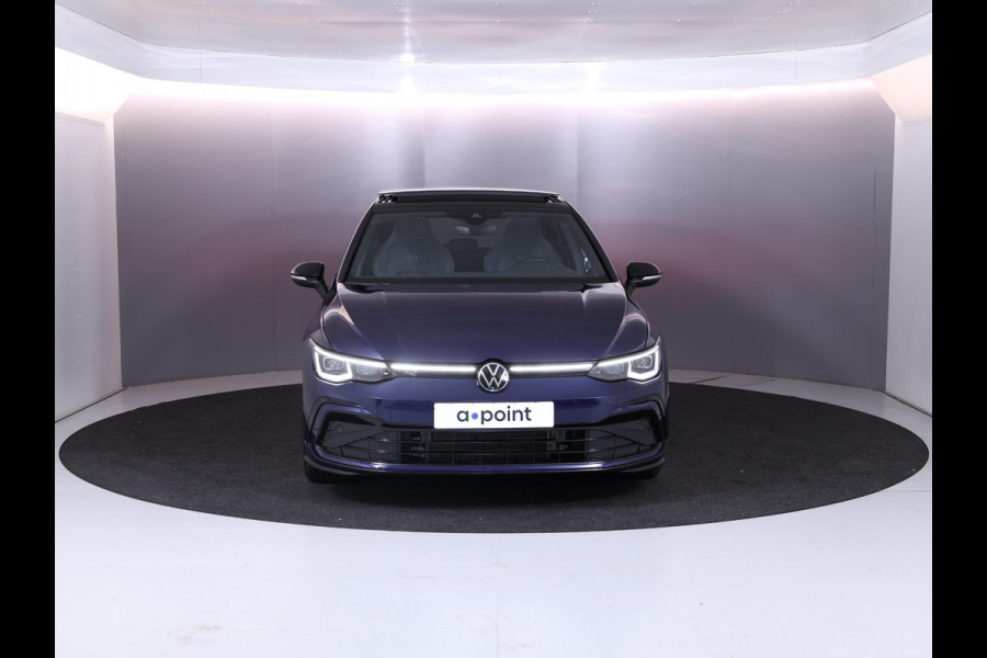 Volkswagen Golf 1.5 eTSI R-Line 150 pk Automaat (DSG) | Navigatie | Panoramadak | Parkeersensoren | Achteruitrijcamera | Matrix LED koplampen | Black Style pakket | R-Line |