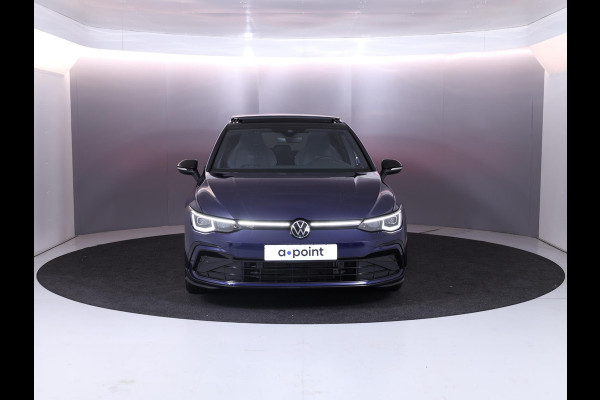 Volkswagen Golf 1.5 eTSI R-Line 150 pk Automaat (DSG) | Navigatie | Panoramadak | Parkeersensoren | Achteruitrijcamera | Matrix LED koplampen | Black Style pakket | R-Line |