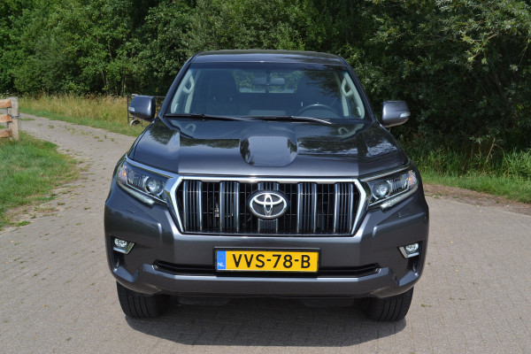 Toyota Land Cruiser 2.8 D-4D-F Challenger Window Van