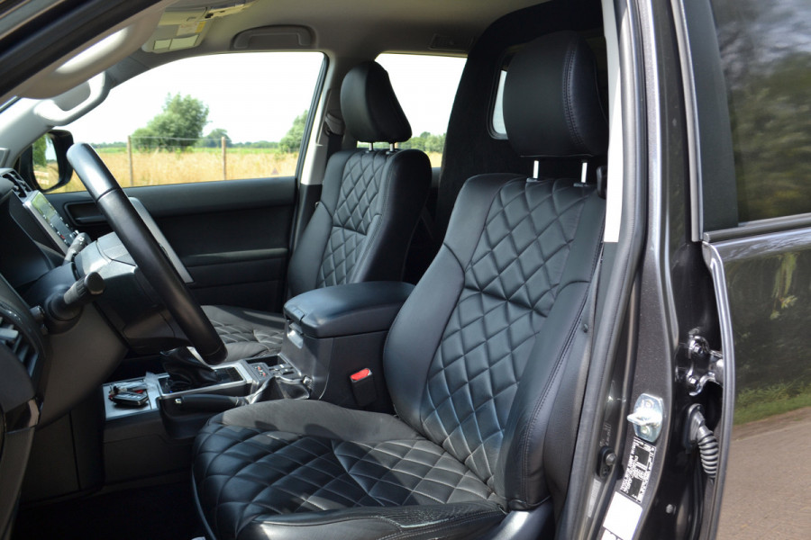 Toyota Land Cruiser 2.8 D-4D-F Challenger Window Van