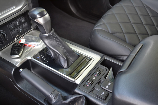 Toyota Land Cruiser 2.8 D-4D-F Challenger Window Van