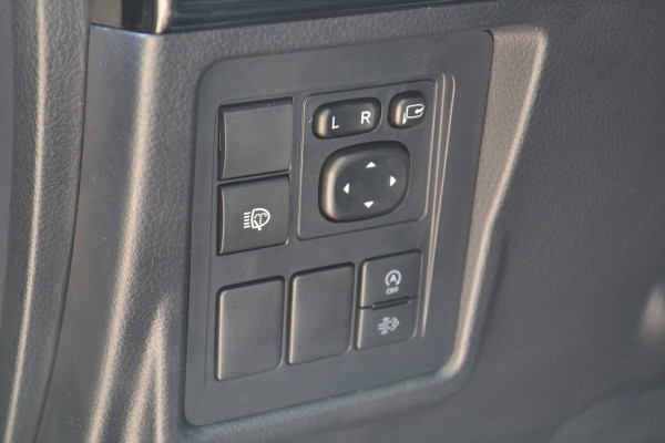 Toyota Land Cruiser 2.8 D-4D-F Challenger Window Van