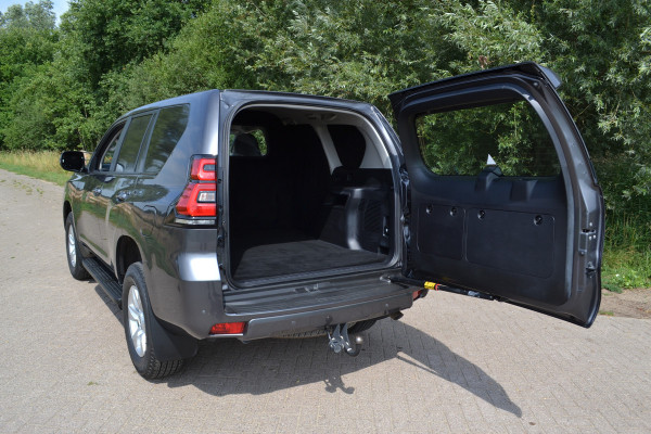 Toyota Land Cruiser 2.8 D-4D-F Challenger Window Van