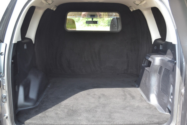 Toyota Land Cruiser 2.8 D-4D-F Challenger Window Van