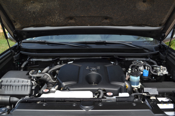 Toyota Land Cruiser 2.8 D-4D-F Challenger Window Van
