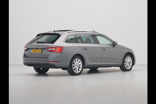 Škoda Superb Combi 1.4 TSI iV 218pk DSG Business Edition Plus Navigatie Wegkl. trekhaak Side assist Stoelverwarming v + a 221
