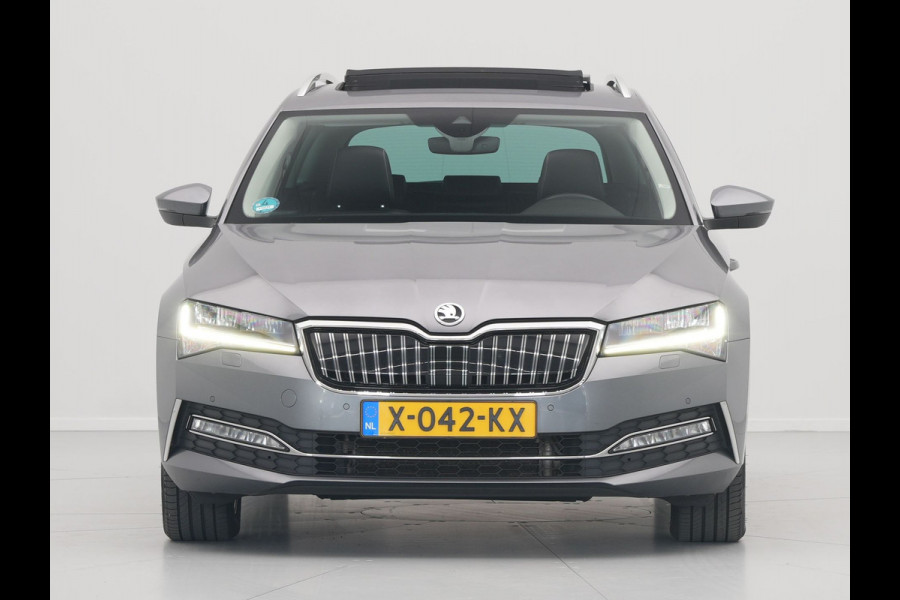 Škoda Superb Combi 1.4 TSI iV 218pk DSG Business Edition Plus Navigatie Wegkl. trekhaak Side assist Stoelverwarming v + a 221