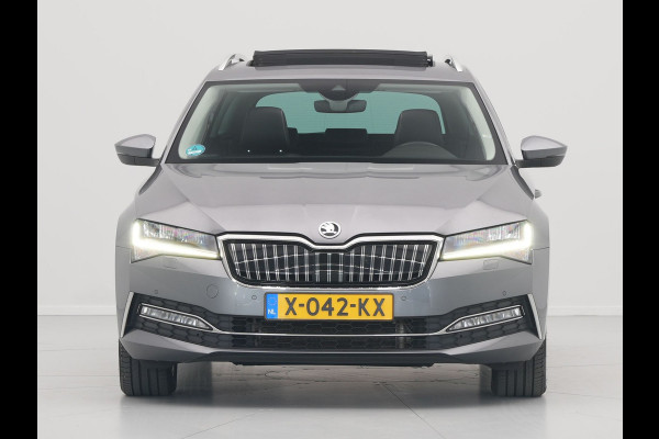 Škoda Superb Combi 1.4 TSI iV 218pk DSG Business Edition Plus Navigatie Wegkl. trekhaak Side assist Stoelverwarming v + a 221