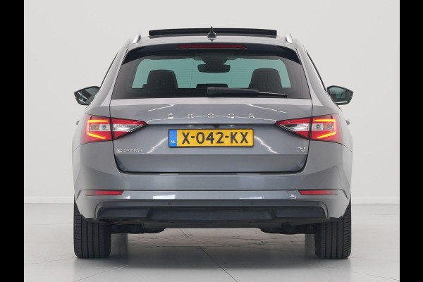 Škoda Superb Combi 1.4 TSI iV 218pk DSG Business Edition Plus Navigatie Wegkl. trekhaak Side assist Stoelverwarming v + a 221