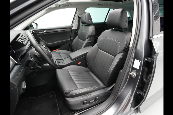 Škoda Superb Combi 1.4 TSI iV 218pk DSG Business Edition Plus Navigatie Wegkl. trekhaak Side assist Stoelverwarming v + a 221