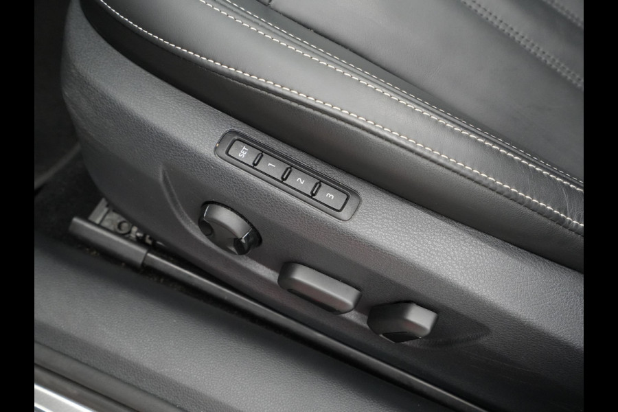 Škoda Superb Combi 1.4 TSI iV 218pk DSG Business Edition Plus Navigatie Wegkl. trekhaak Side assist Stoelverwarming v + a 221