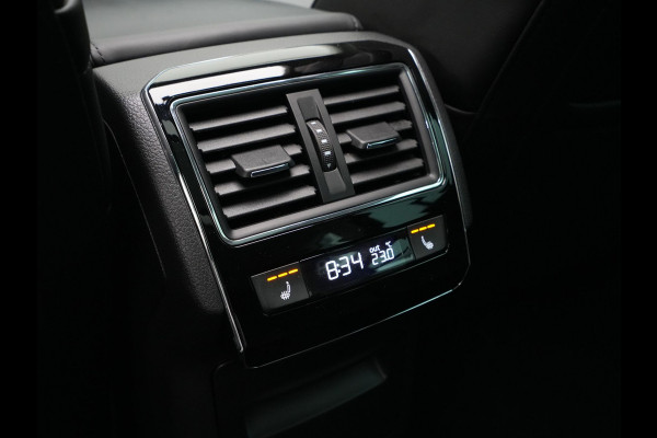 Škoda Superb Combi 1.4 TSI iV 218pk DSG Business Edition Plus Navigatie Wegkl. trekhaak Side assist Stoelverwarming v + a 221