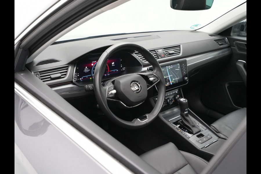 Škoda Superb Combi 1.4 TSI iV 218pk DSG Business Edition Plus Navigatie Wegkl. trekhaak Side assist Stoelverwarming v + a 221