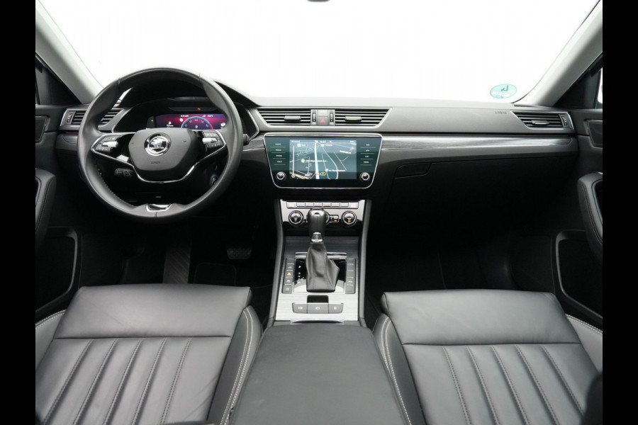 Škoda Superb Combi 1.4 TSI iV 218pk DSG Business Edition Plus Navigatie Wegkl. trekhaak Side assist Stoelverwarming v + a 221