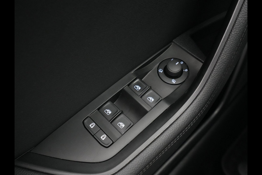 Škoda Superb Combi 1.4 TSI iV 218pk DSG Business Edition Plus Navigatie Wegkl. trekhaak Side assist Stoelverwarming v + a 221