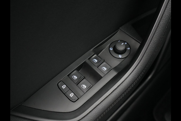 Škoda Superb Combi 1.4 TSI iV 218pk DSG Business Edition Plus Navigatie Wegkl. trekhaak Side assist Stoelverwarming v + a 221