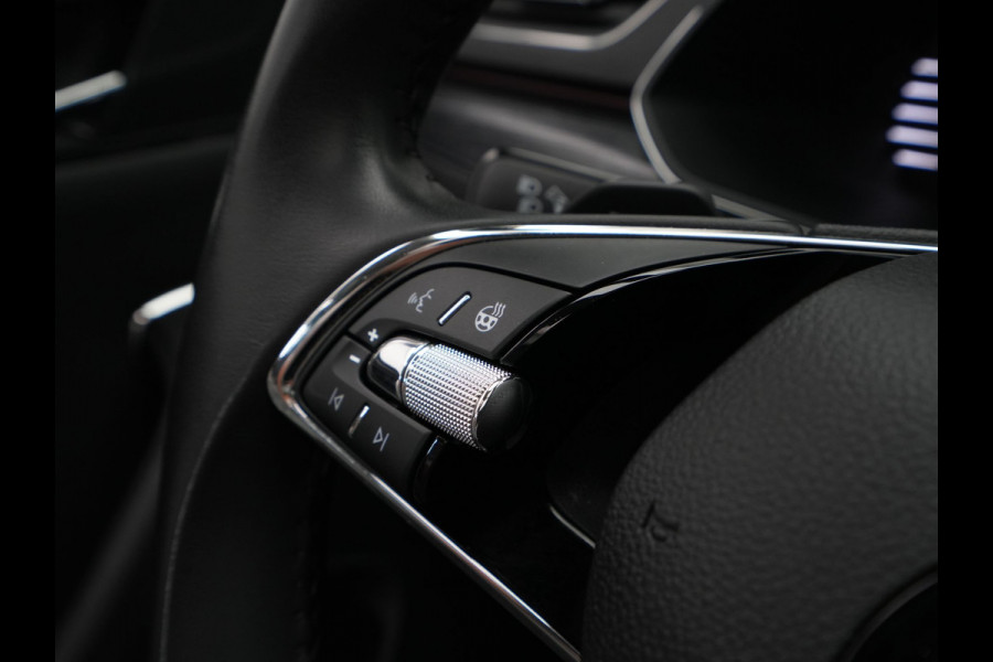 Škoda Superb Combi 1.4 TSI iV 218pk DSG Business Edition Plus Navigatie Wegkl. trekhaak Side assist Stoelverwarming v + a 221