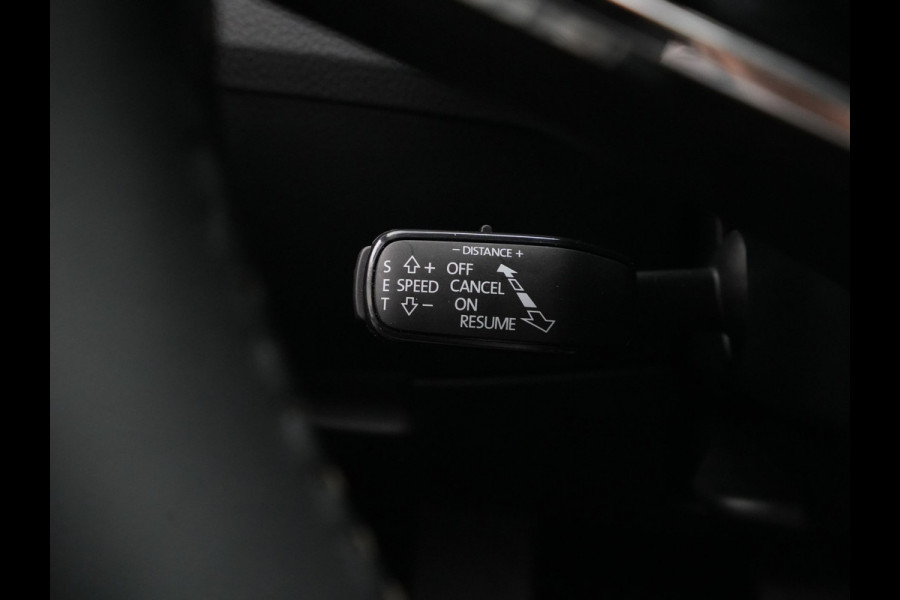 Škoda Superb Combi 1.4 TSI iV 218pk DSG Business Edition Plus Navigatie Wegkl. trekhaak Side assist Stoelverwarming v + a 221