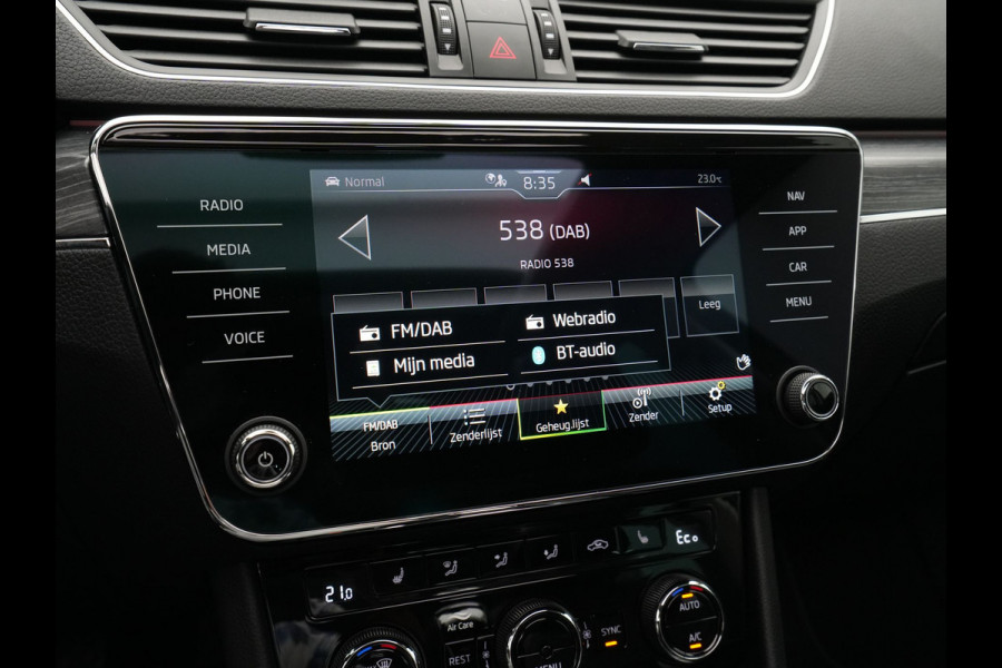Škoda Superb Combi 1.4 TSI iV 218pk DSG Business Edition Plus Navigatie Wegkl. trekhaak Side assist Stoelverwarming v + a 221