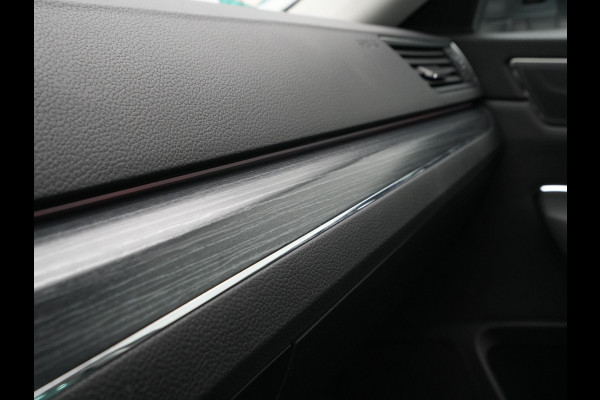 Škoda Superb Combi 1.4 TSI iV 218pk DSG Business Edition Plus Navigatie Wegkl. trekhaak Side assist Stoelverwarming v + a 221