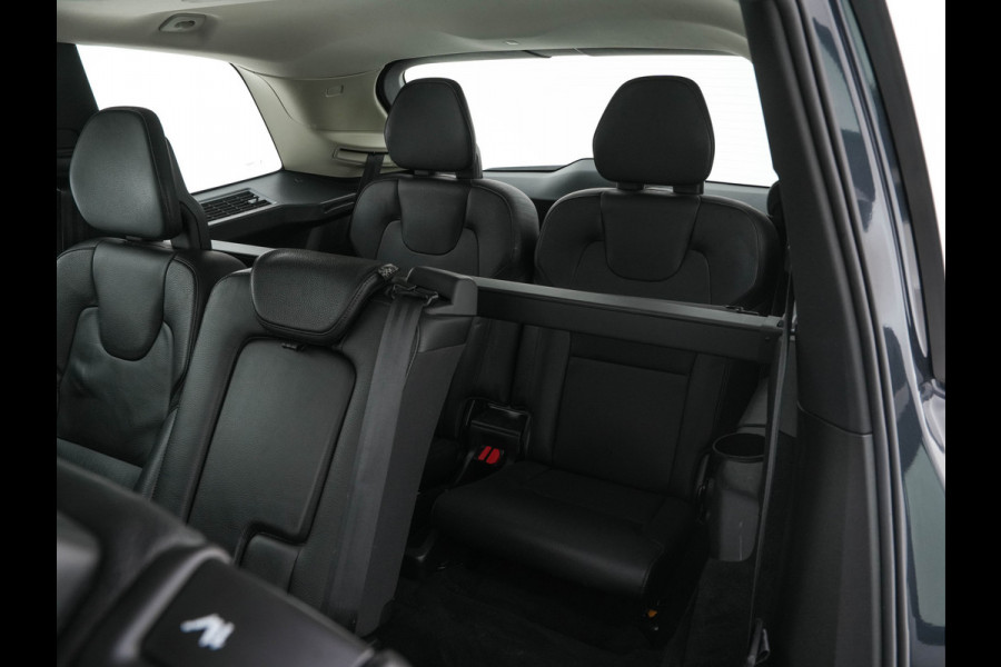 Volvo XC90 2.0 T8 Twin Engine AWD Momentum [ 7-Pers. ] (INCL-BTW) Aut. *PANO | LUXURY-LEATHER | FULL-LED | DIGI-COCKPIT | NAVI-FULLMAP | CARPLAY | ECC | HEATED-COMFORTSEATS | LANE-ASSIST | PDC | ADAPT.CRUISE | TOWBAR | 19"ALU*
