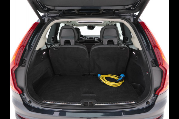 Volvo XC90 2.0 T8 Twin Engine AWD Momentum [ 7-Pers. ] (INCL-BTW) Aut. *PANO | LUXURY-LEATHER | FULL-LED | DIGI-COCKPIT | NAVI-FULLMAP | CARPLAY | ECC | HEATED-COMFORTSEATS | LANE-ASSIST | PDC | ADAPT.CRUISE | TOWBAR | 19"ALU*