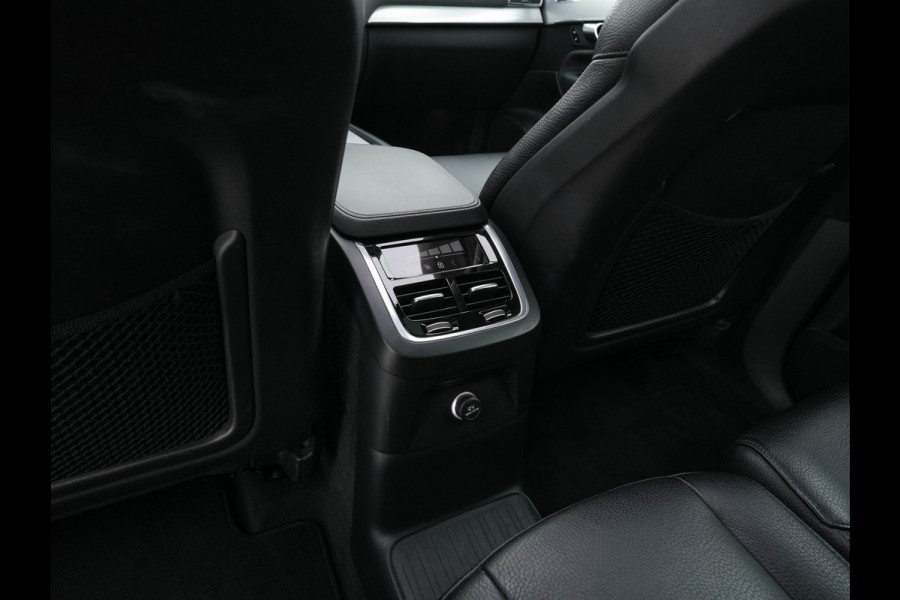 Volvo XC90 2.0 T8 Twin Engine AWD Momentum [ 7-Pers. ] (INCL-BTW) Aut. *PANO | LUXURY-LEATHER | FULL-LED | DIGI-COCKPIT | NAVI-FULLMAP | CARPLAY | ECC | HEATED-COMFORTSEATS | LANE-ASSIST | PDC | ADAPT.CRUISE | TOWBAR | 19"ALU*
