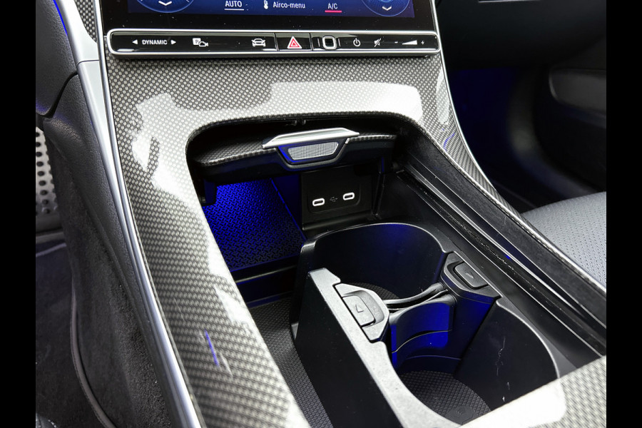 Mercedes-Benz C-Klasse Estate 200 Launch Edition AMG Line | Panoramadak | Multispaaks lichtmetalen velgen | Elct. bed voorstoelen met memory | Navigatie | Parking support | Inclusief 24 maanden MB Certified garantie voor Europa.