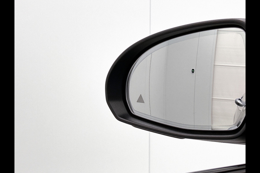 Mercedes-Benz C-Klasse Estate 200 Launch Edition AMG Line | Panoramadak | Multispaaks lichtmetalen velgen | Elct. bed voorstoelen met memory | Navigatie | Parking support | Inclusief 24 maanden MB Certified garantie voor Europa.