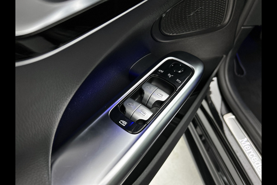 Mercedes-Benz C-Klasse Estate 200 Launch Edition AMG Line | Panoramadak | Multispaaks lichtmetalen velgen | Elct. bed voorstoelen met memory | Navigatie | Parking support | Inclusief 24 maanden MB Certified garantie voor Europa.