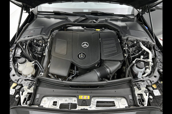 Mercedes-Benz C-Klasse Estate 200 Launch Edition AMG Line | Panoramadak | Multispaaks lichtmetalen velgen | Elct. bed voorstoelen met memory | Navigatie | Parking support | Inclusief 24 maanden MB Certified garantie voor Europa.