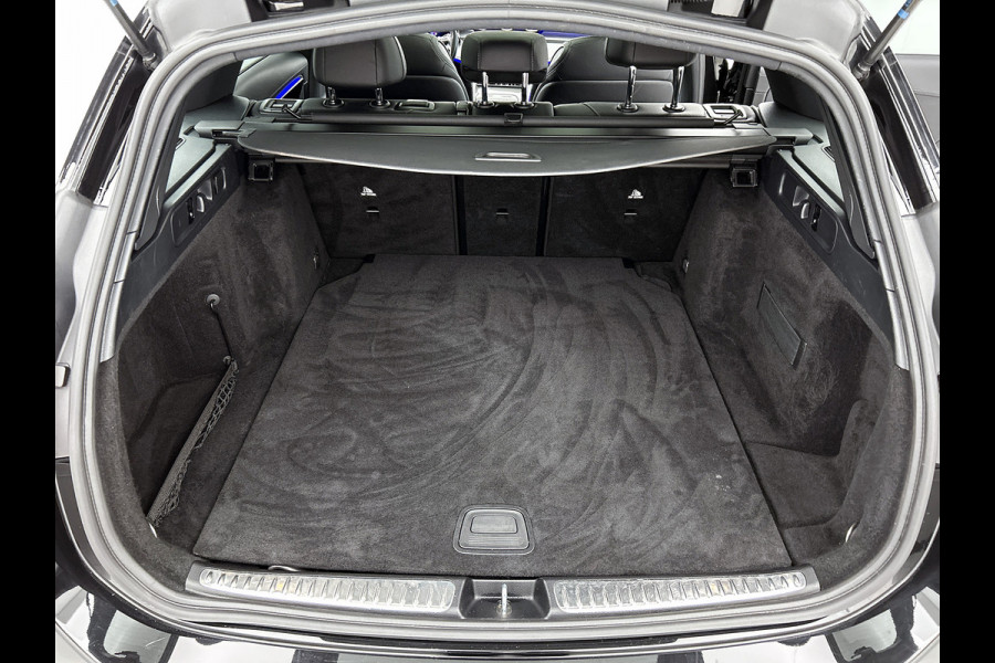 Mercedes-Benz C-Klasse Estate 200 Launch Edition AMG Line | Panoramadak | Multispaaks lichtmetalen velgen | Elct. bed voorstoelen met memory | Navigatie | Parking support | Inclusief 24 maanden MB Certified garantie voor Europa.