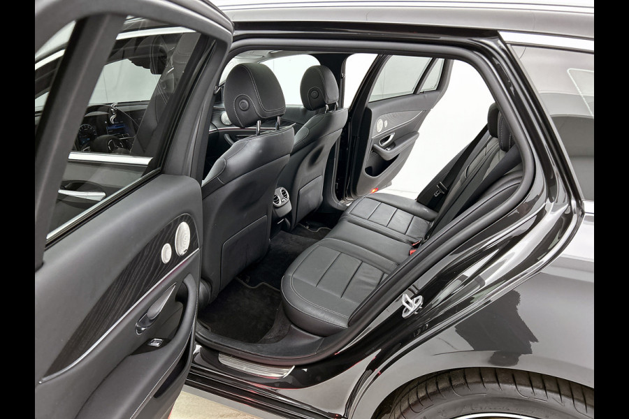 Mercedes-Benz E-Klasse Estate 300 e Business Solution AMG | Panoramadak | Wide screen | Navigatie | Elect. bedinebare voor stoelen met geheugen | Parking support met camera achter | Inclusief 24 maanden Mercedes-Benz Certified garantie voor Europa.