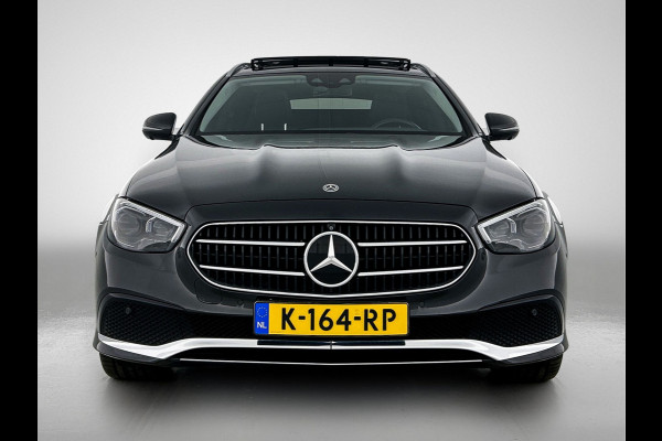 Mercedes-Benz E-Klasse Estate 300 e Business Solution AMG | Panoramadak | Wide screen | Navigatie | Elect. bedinebare voor stoelen met geheugen | Parking support met camera achter | Inclusief 24 maanden Mercedes-Benz Certified garantie voor Europa.