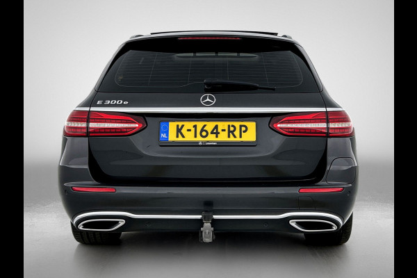 Mercedes-Benz E-Klasse Estate 300 e Business Solution AMG | Panoramadak | Wide screen | Navigatie | Elect. bedinebare voor stoelen met geheugen | Parking support met camera achter | Inclusief 24 maanden Mercedes-Benz Certified garantie voor Europa.