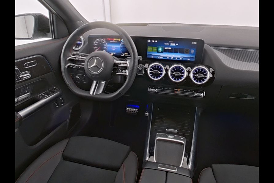 Mercedes-Benz GLA 250 e AMG Face Lift Plug-In Hybride | AMG Line Premium Plus | Night Pakket | 11kW Laden | Stuur en Stoelverwarming | Panorama Schuif-Kanteldak | Inclusief 24 maanden MB Certified garantie voor Europa.