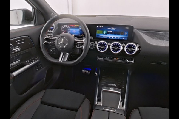 Mercedes-Benz GLA 250 e AMG Face Lift Plug-In Hybride | AMG Line Premium Plus | Night Pakket | 11kW Laden | Stuur en Stoelverwarming | Panorama Schuif-Kanteldak | Inclusief 24 maanden MB Certified garantie voor Europa.