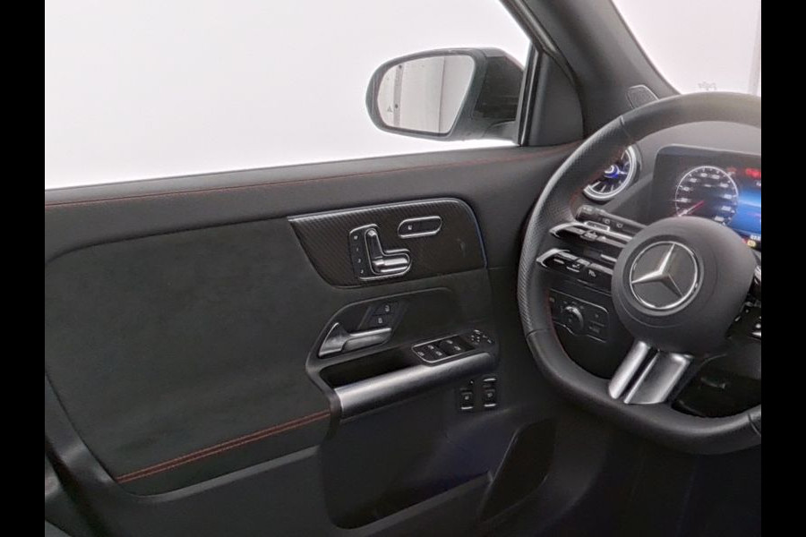 Mercedes-Benz GLA 250 e AMG Face Lift Plug-In Hybride | AMG Line Premium Plus | Night Pakket | 11kW Laden | Stuur en Stoelverwarming | Panorama Schuif-Kanteldak | Inclusief 24 maanden MB Certified garantie voor Europa.