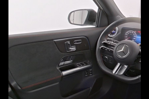 Mercedes-Benz GLA 250 e AMG Face Lift Plug-In Hybride | AMG Line Premium Plus | Night Pakket | 11kW Laden | Stuur en Stoelverwarming | Panorama Schuif-Kanteldak | Inclusief 24 maanden MB Certified garantie voor Europa.