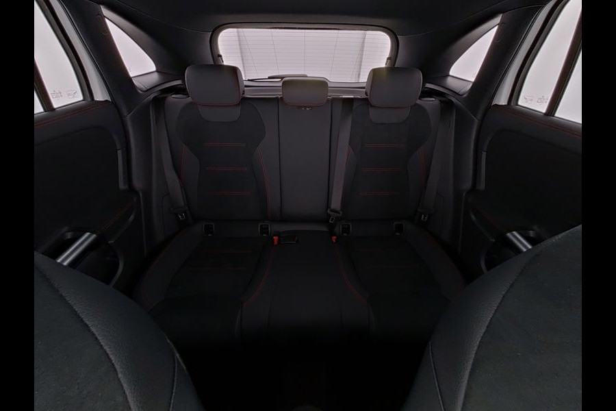 Mercedes-Benz GLA 250 e AMG Face Lift Plug-In Hybride | AMG Line Premium Plus | Night Pakket | 11kW Laden | Stuur en Stoelverwarming | Panorama Schuif-Kanteldak | Inclusief 24 maanden MB Certified garantie voor Europa.