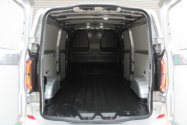 Ford Transit Custom 300 2.0 TDCI L2H1 Sport 170pk - 2x Schuifdeur - 19" LM velgen - ACC - Blind spot - Navi - Camera - Verwarmd stuur - Rijklaar
