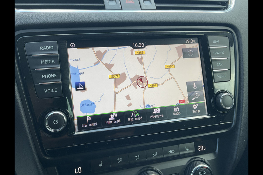Škoda Octavia Combi 1.4 TSI Style Xenon Aut Trekhaak Canton Stoelverw Carplay Voll.Onderhouden!