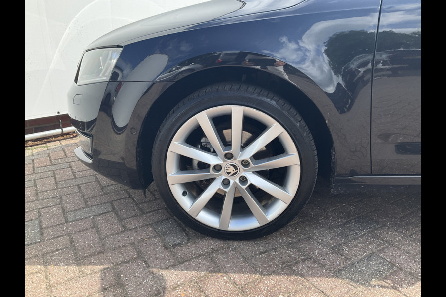 Škoda Octavia Combi 1.4 TSI Style Xenon Aut Trekhaak Canton Stoelverw Carplay Voll.Onderhouden!