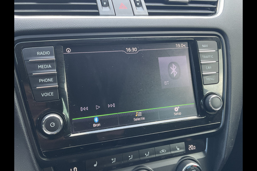 Škoda Octavia Combi 1.4 TSI Style Xenon Aut Trekhaak Canton Stoelverw Carplay Voll.Onderhouden!