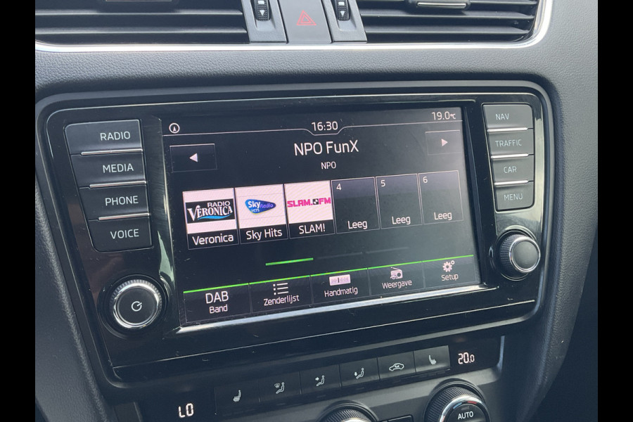 Škoda Octavia Combi 1.4 TSI Style Xenon Aut Trekhaak Canton Stoelverw Carplay Voll.Onderhouden!
